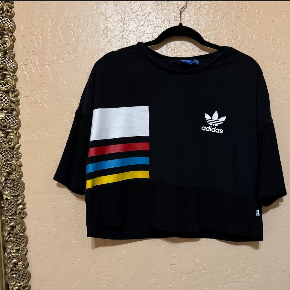 Addidas Boxy crop top Retro style